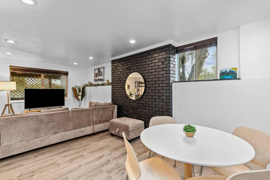 Pacific Nw Gem W/Hot-Tub 15 Minutes Airport. Apartment Auburn Exterior foto