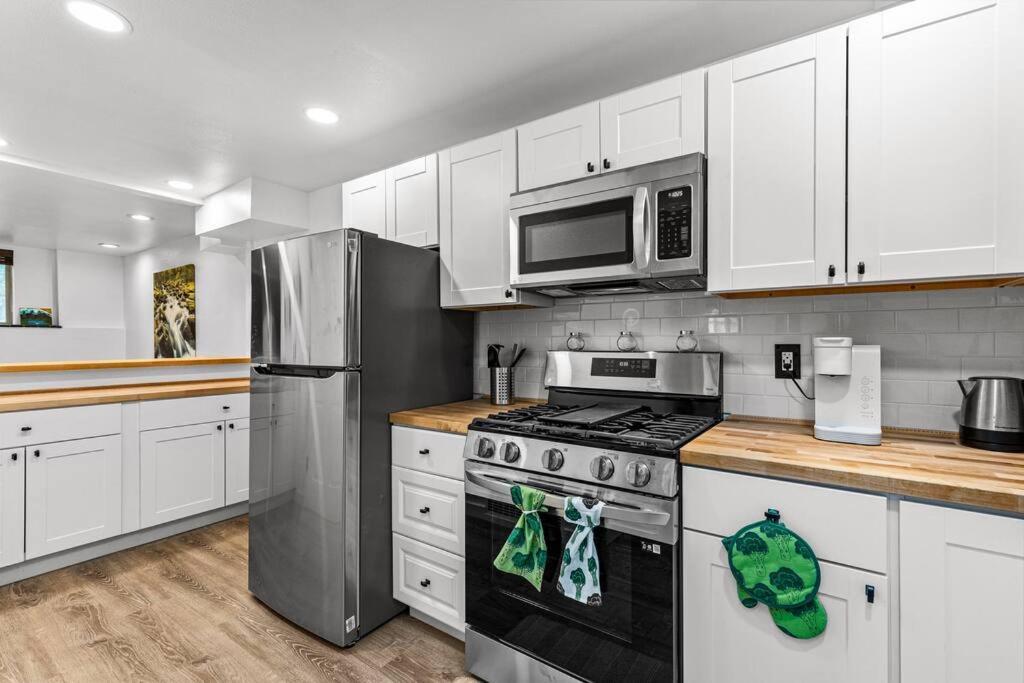 Pacific Nw Gem W/Hot-Tub 15 Minutes Airport. Apartment Auburn Exterior foto